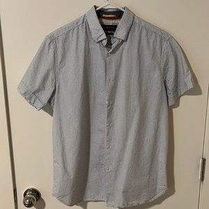 Denim & flower slim fit button up short sleeve size medium